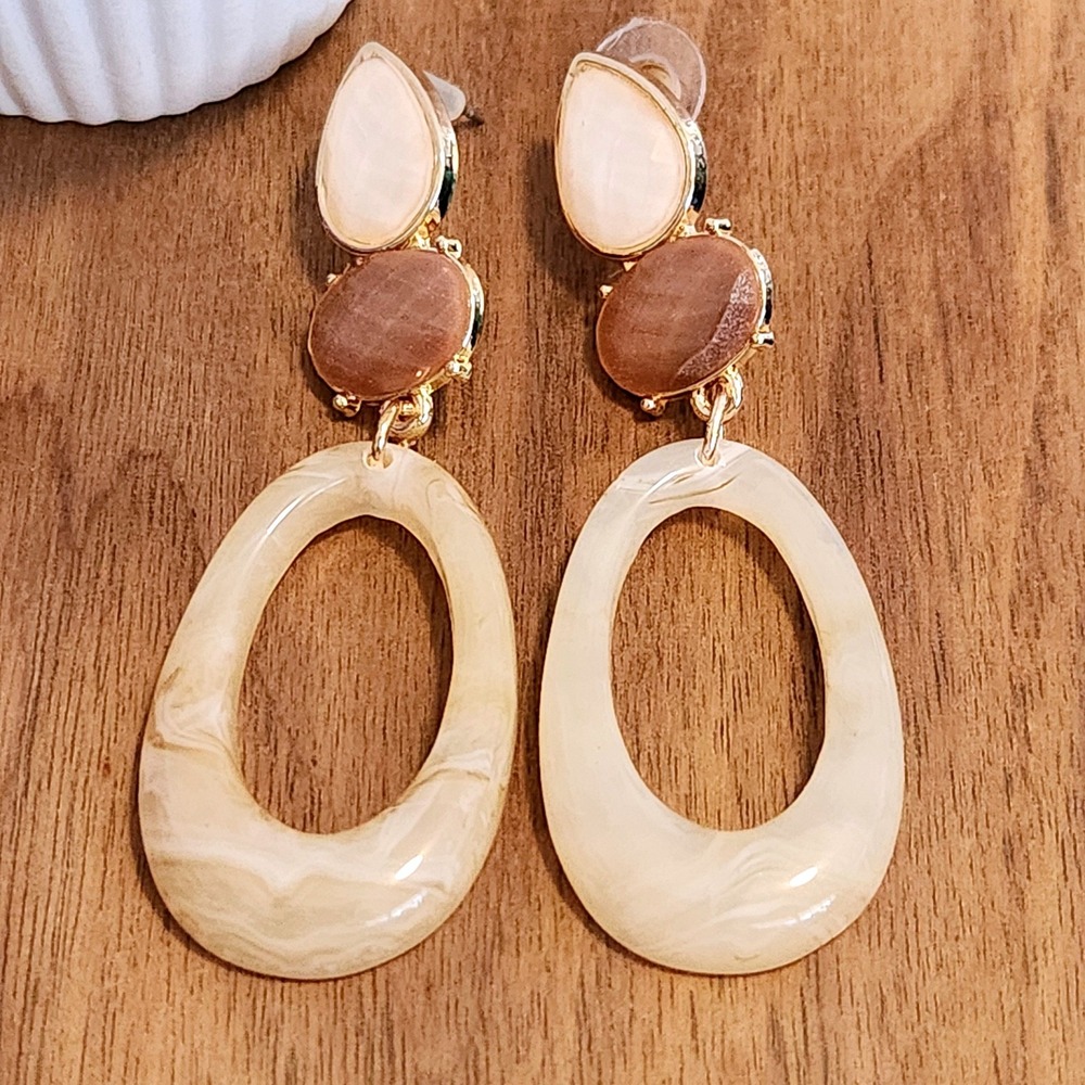 Gold Tone Marbled Cream and Tan Resin Geometric Drop Statement Earrings 2.25"